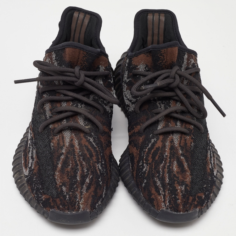 Pre Owned Yeezy x Adidas Brown/Black Knit Fabric Boost 350 V2 Mx-Oat Sneakers Size 42.5