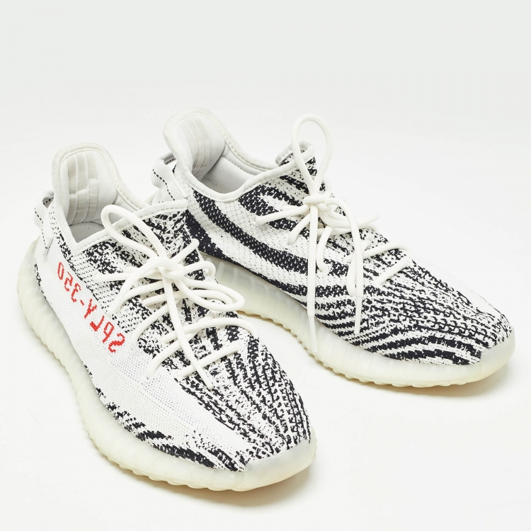 Pre Owned Yeezy x Adidas White/Black Knit Fabric Boost 350 V2 Zebra Sneakers Size 44 2/3