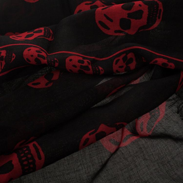 Pre Owned Alexander McQueen Classic Skull 120x104cm Silk Scarf 