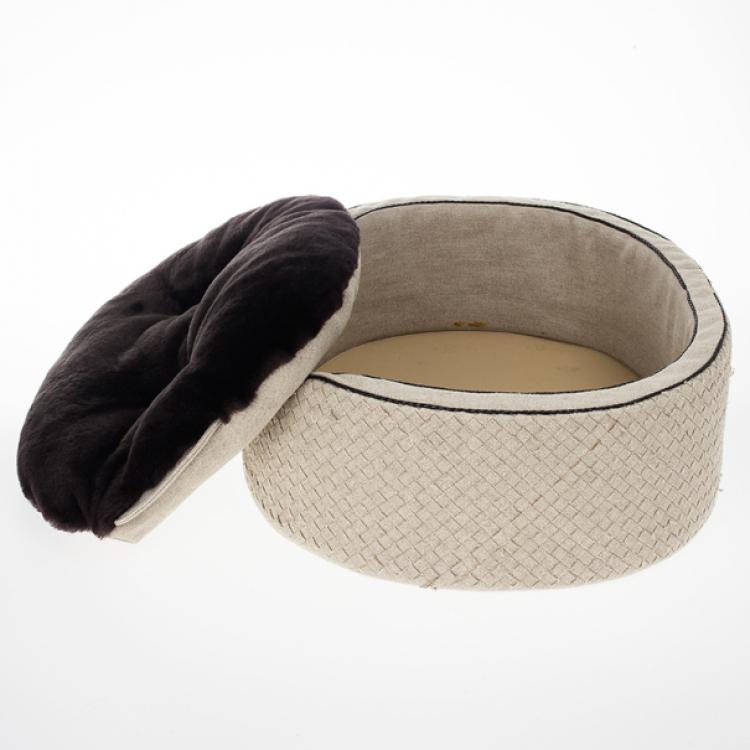 Pre Owned Bottega Veneta Intrecciato Linen Dog Bed 