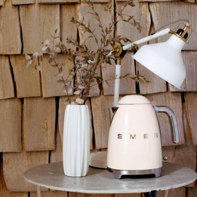 Pre Owned Smeg 50's Retro Style Kettle,1.7 Liter (Available for UAE Customers Only)