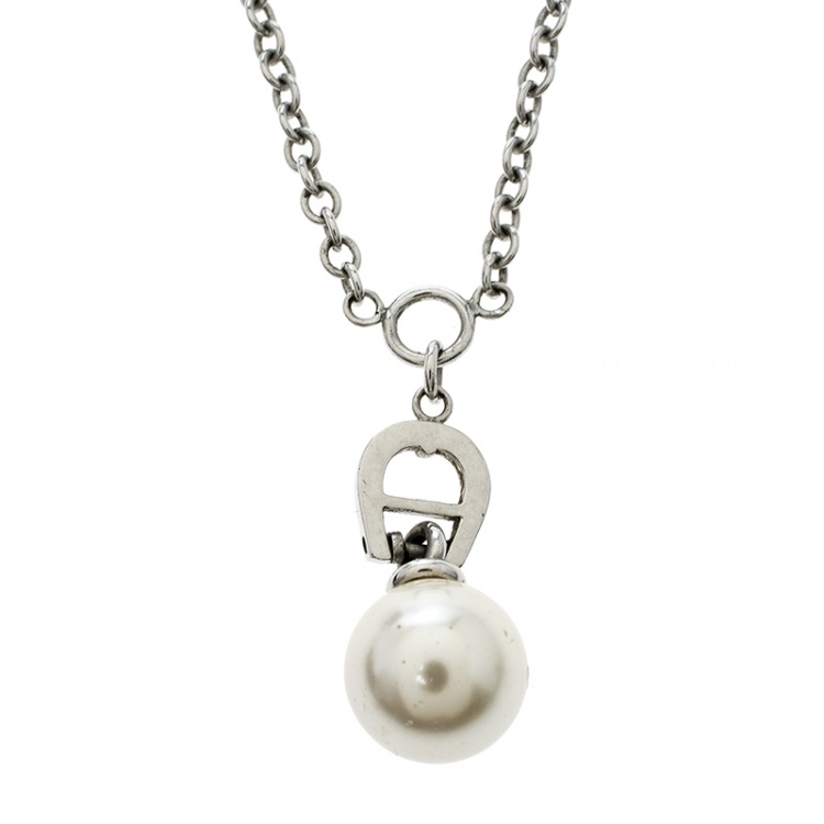 Pre Owned Aigner Faux Pearl Silver Tone Ring  & Chain Necklace Set