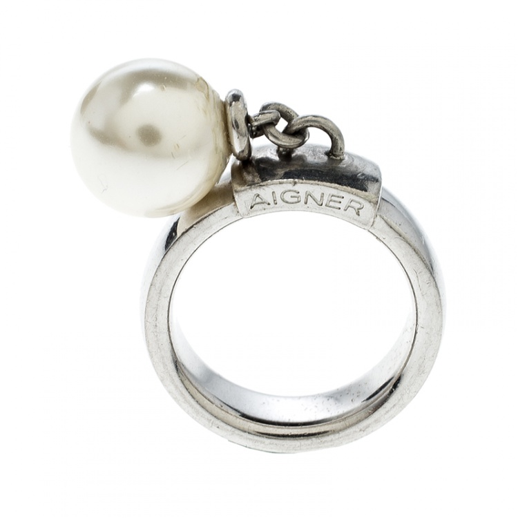 Pre Owned Aigner Faux Pearl Silver Tone Ring  & Chain Necklace Set