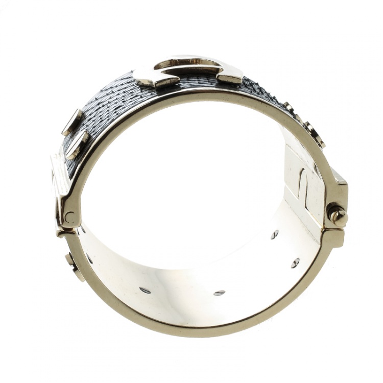 مملوكة مسبقًا Aigner Metallic Leather Gold Tone Wide Cuff Bracelet 18cm