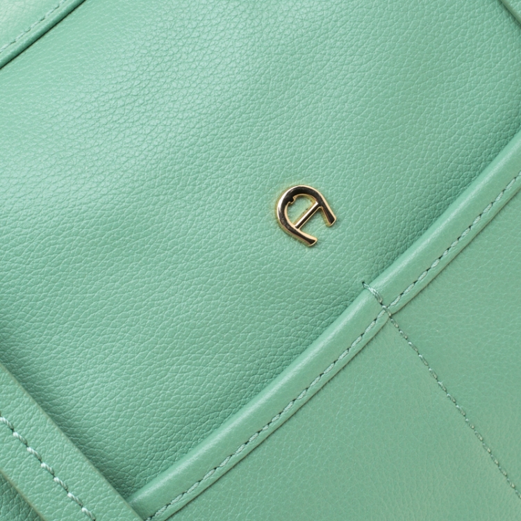 Pre Owned Aigner Green Leather Hobo 