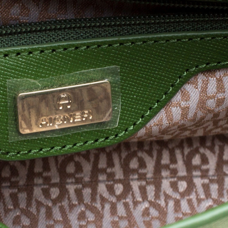 Pre Owned Aigner Meadow Green Leather Chain Shoulder Bag