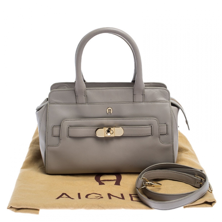 Pre Owned Aigner Light Grey Leather Turnlock Shoulder Bag