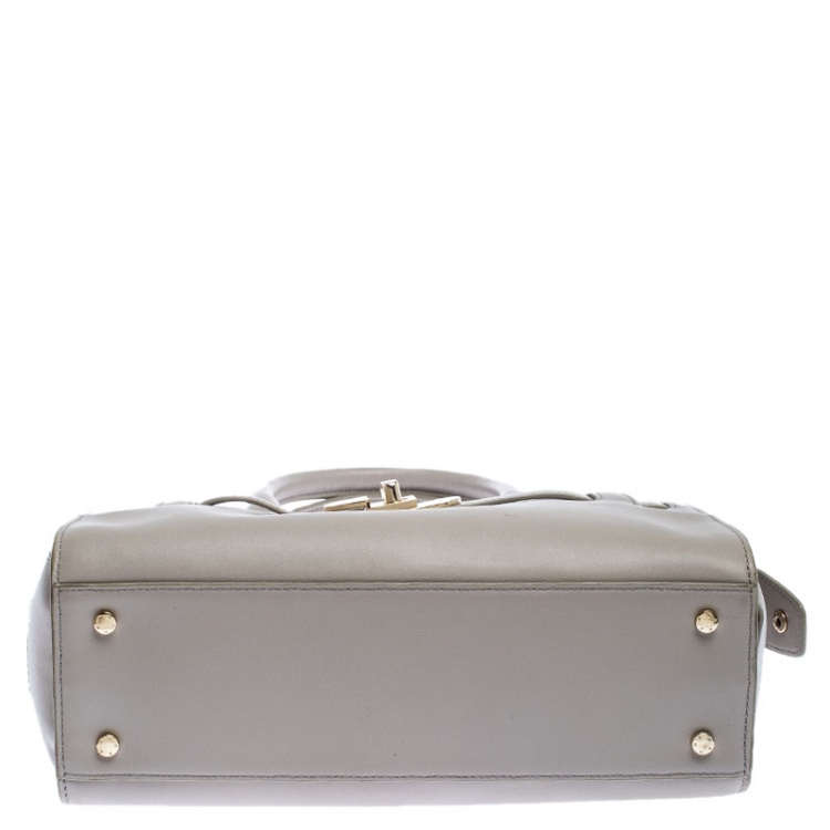 Pre Owned Aigner Light Grey Leather Turnlock Shoulder Bag