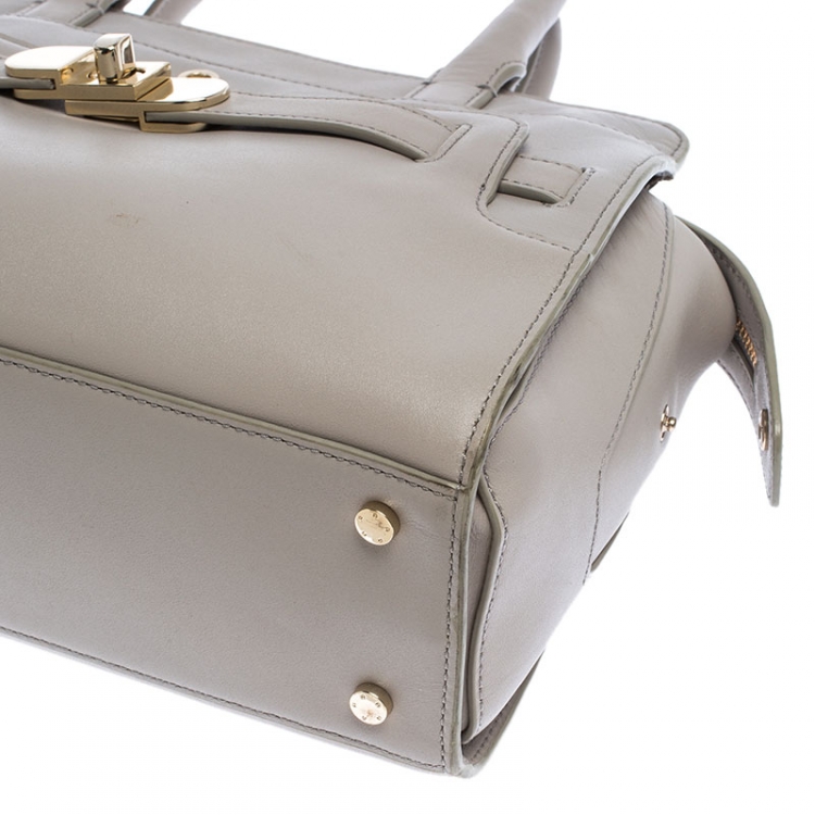 Pre Owned Aigner Light Grey Leather Turnlock Shoulder Bag