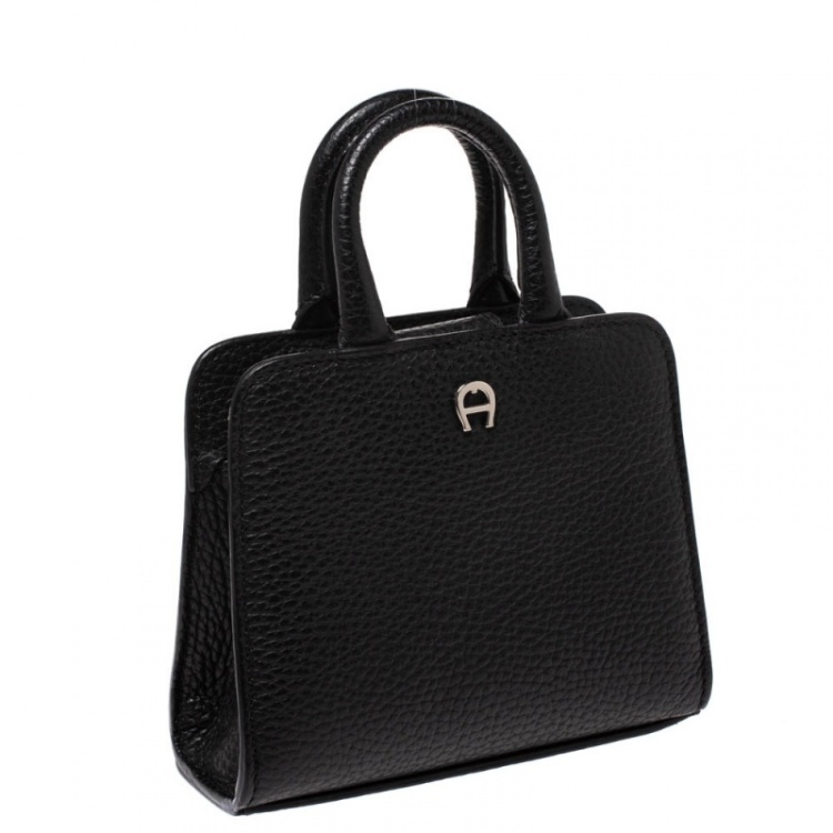 Pre Owned Aigner Black Leather Micro Cybill Crossbody Bag