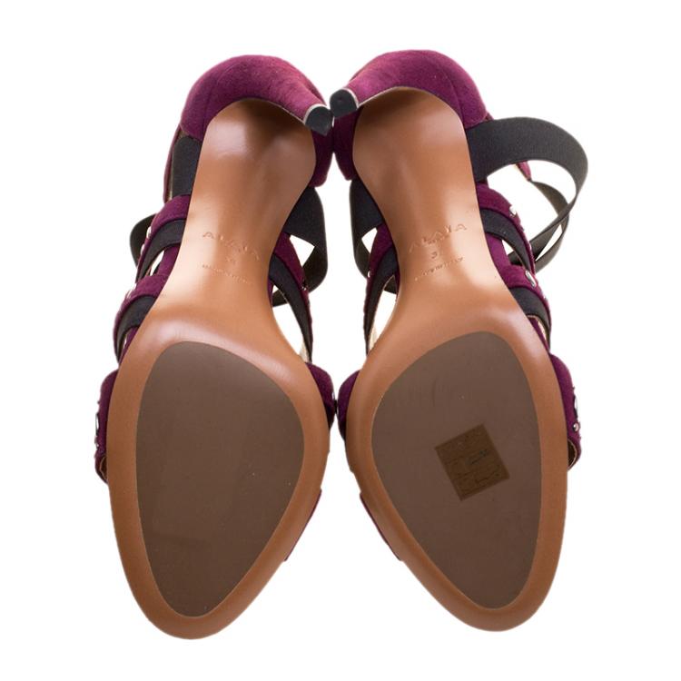 مملوكة مسبقًا Alaia Bordeaux Studded Suede Cross Strap Peep Toe Sandals Size 38