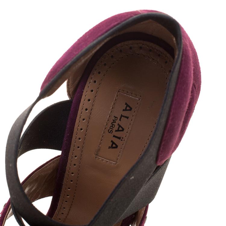 مملوكة مسبقًا Alaia Bordeaux Studded Suede Cross Strap Peep Toe Sandals Size 38
