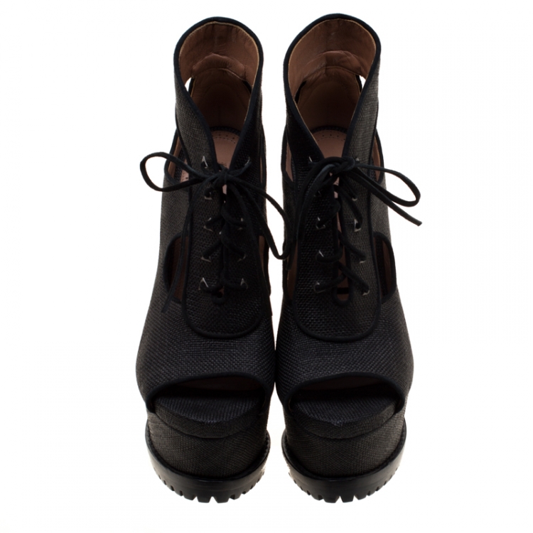 مملوكة مسبقًا Alaia Black Canvas Cut Out Lace Up Platform Booties Size 38.5
