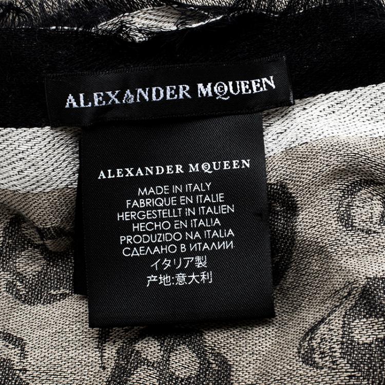 Pre Owned Alexander McQueen Beige Skull Pattern Kefia Triangle Scarf