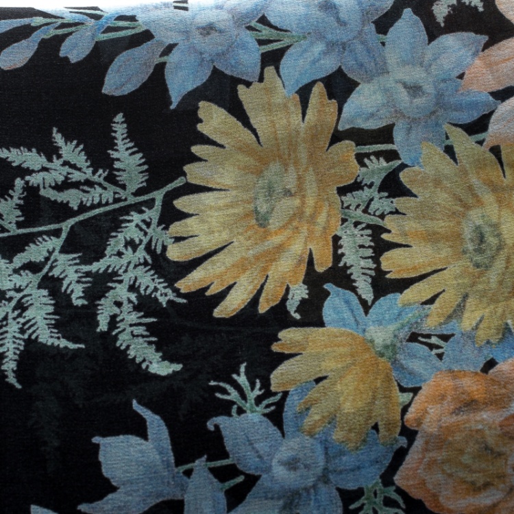 Pre Owned Alexander McQueen Black Island Bouquet Print Silk Scarf