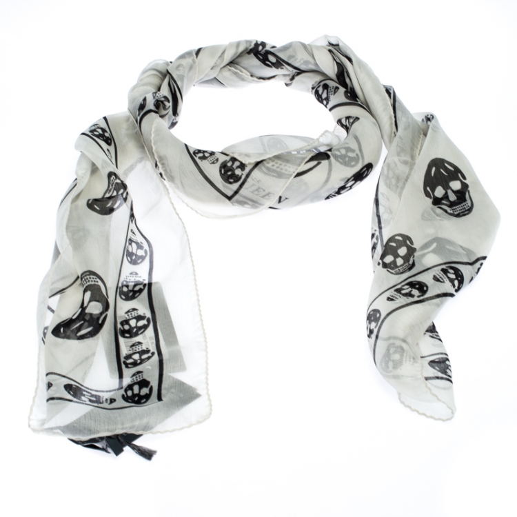 Pre Owned Alexander McQueen White Skull Print Silk Foulard Scarf