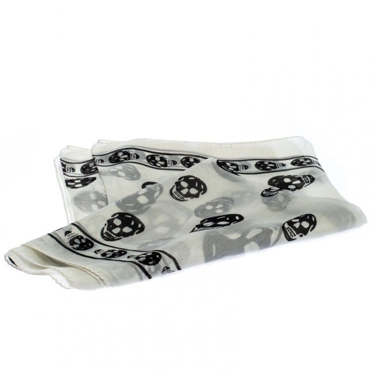 Pre Owned Alexander McQueen White Skull Print Silk Foulard Scarf