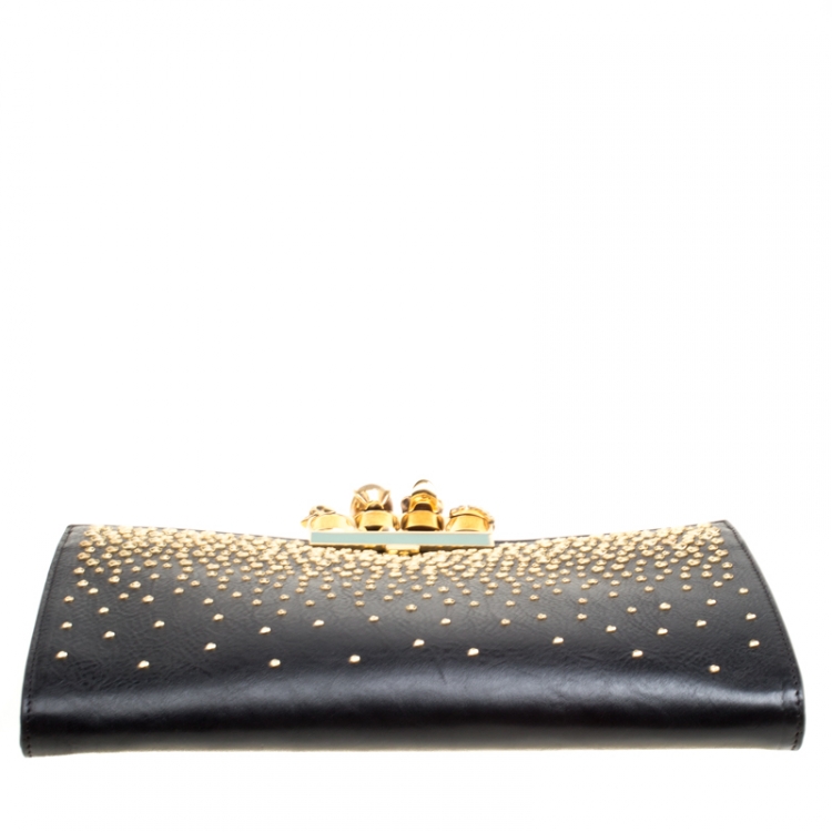 Pre Owned Alexander McQueen Black Leather Studded Skull Knuckle Clutch
