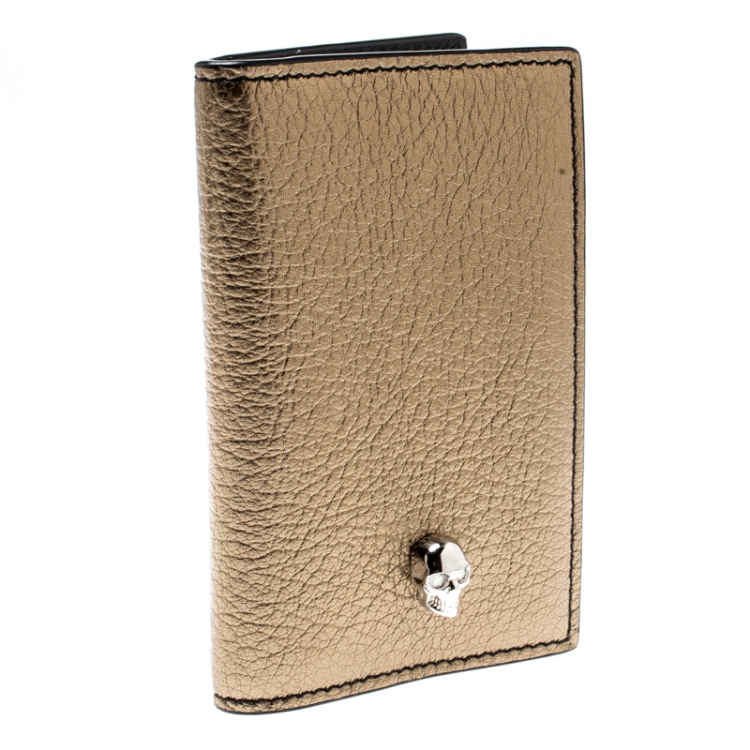 Pre Owned Alexander McQueen Metallic Gold Leather Skull Bifold Card Holder 