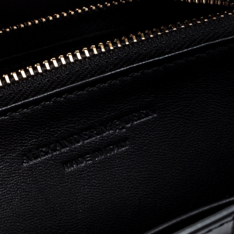 Pre Owned Alexander McQueen Black Croc Embossed Leather Medium Box Lock Continental Wallet