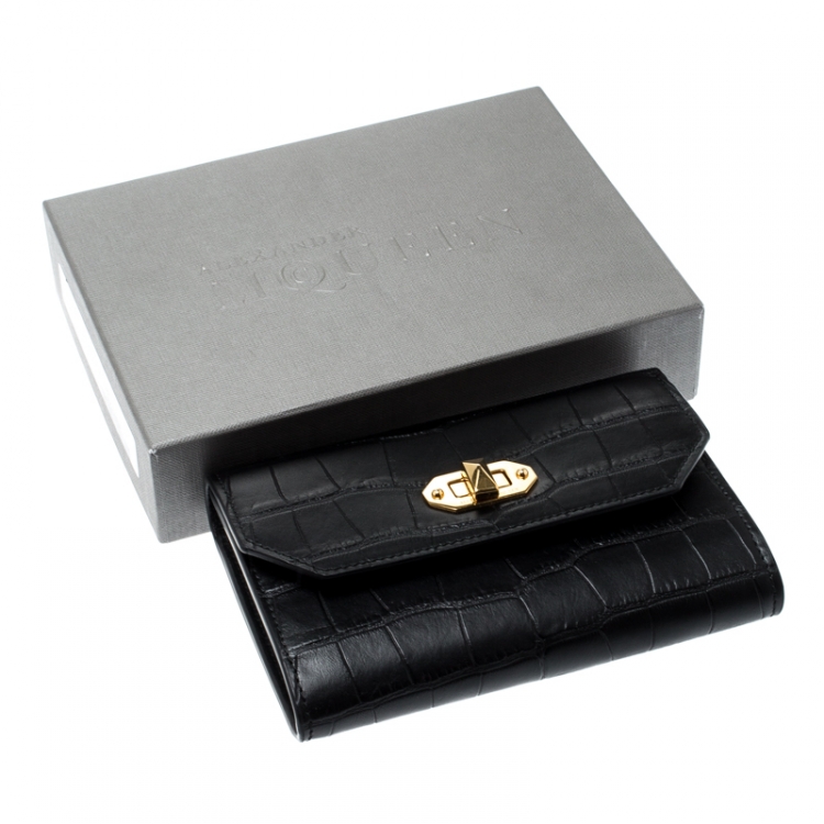 Pre Owned Alexander McQueen Black Croc Embossed Leather Medium Box Lock Continental Wallet