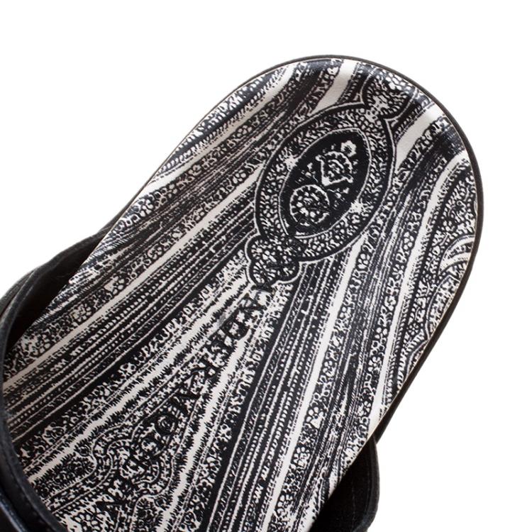 مملوكة مسبقًا Alexander McQueen Black Studded Leather Paisley Platform Slides Size 38