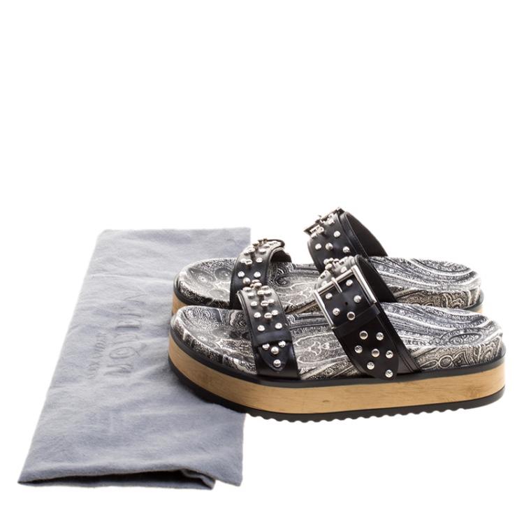 مملوكة مسبقًا Alexander McQueen Black Studded Leather Paisley Platform Slides Size 38