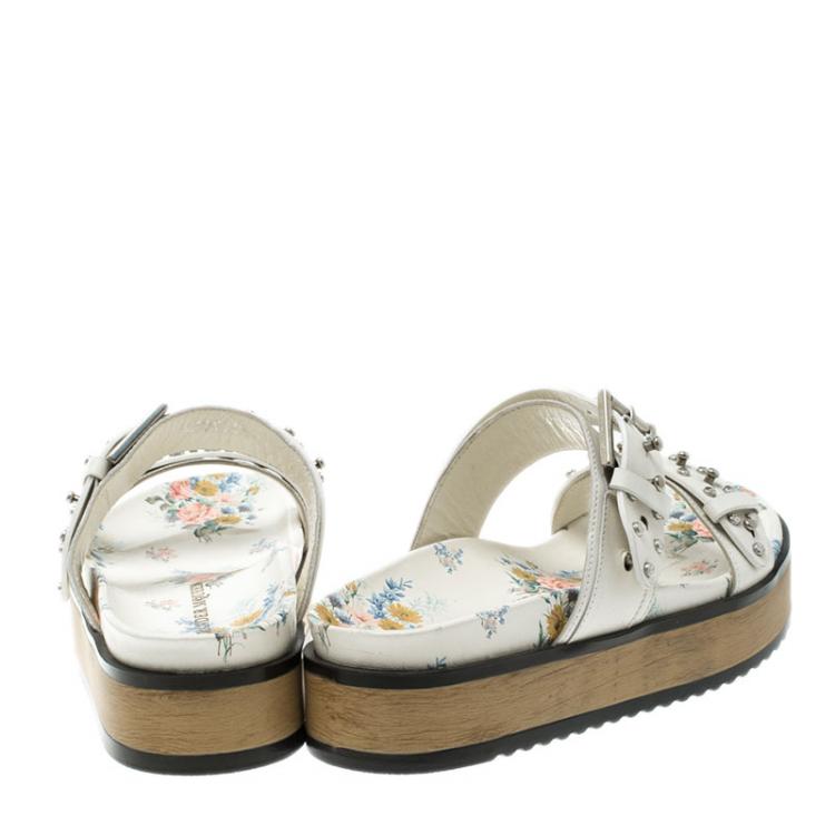 Pre Owned Alexander McQueen White Leather Studded Platform Sandals