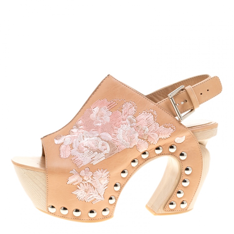Pre Owned Alexander McQueen Peach Leather Embroidered Slingback Wooden Clogs Size 39