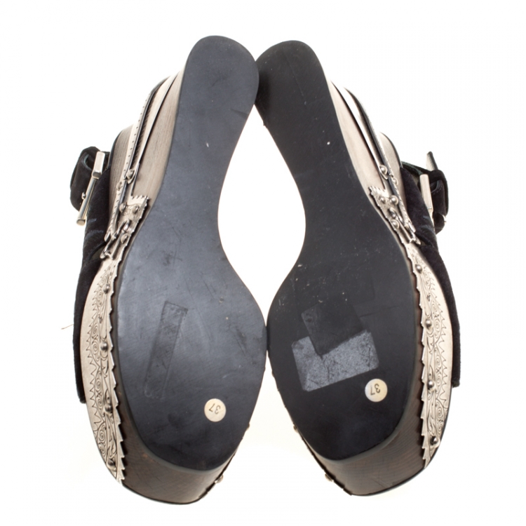 مملوكة مسبقًا Alexander McQueen Black Floral Embroidered Suede Metal Detail Wood Platform Sandals Size 37