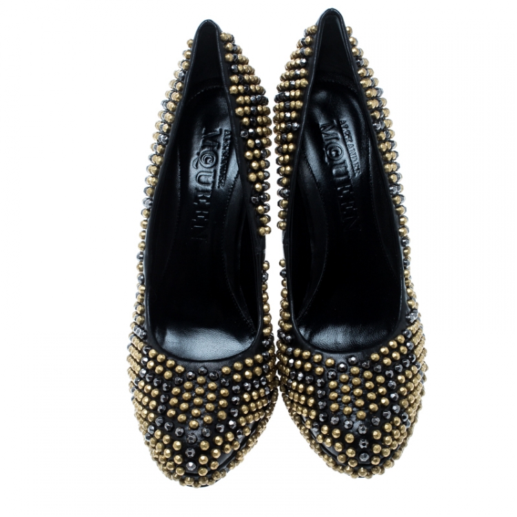 Pre Owned Alexander McQueen Black Studded Leather Platform Pumps Size 38