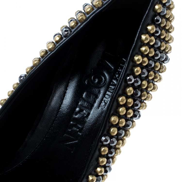 Pre Owned Alexander McQueen Black Studded Leather Platform Pumps Size 38