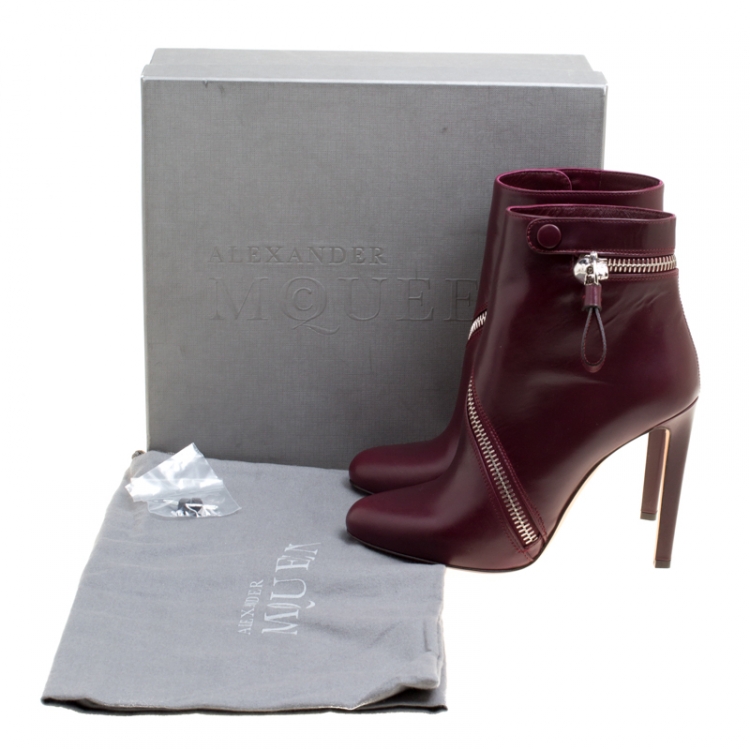 Pre Owned Alexander McQueen Burgundy Leather Spiral Zip Detail Ankle Boots Size 39