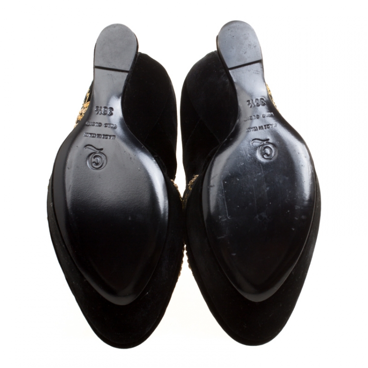 Pre Owned Alexander McQueen Black Embroidered Velvet Hamlet Wedge Platform Pumps Size 38.5
