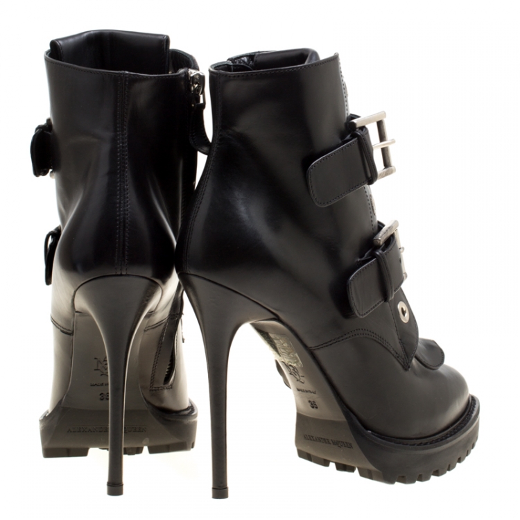 مملوكة مسبقًا Alexander McQueen Black Leather Buckle Detail Platform Boots Size 36