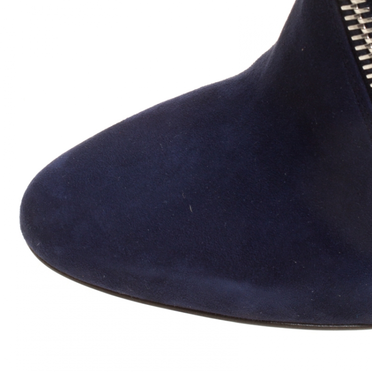 مملوكة مسبقًا Alexander McQueen Indigo Blue Suede Spiral Zip Detail Wedge Ankle Boots Size 38.5