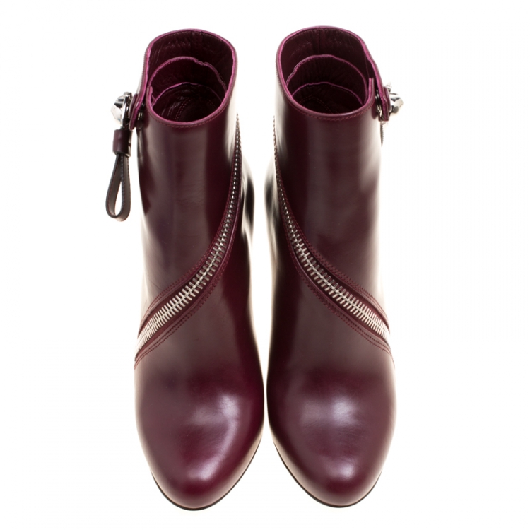 مملوكة مسبقًا Alexander McQueen Burgundy Leather Spiral Zip Ankle Boots Size 37.5