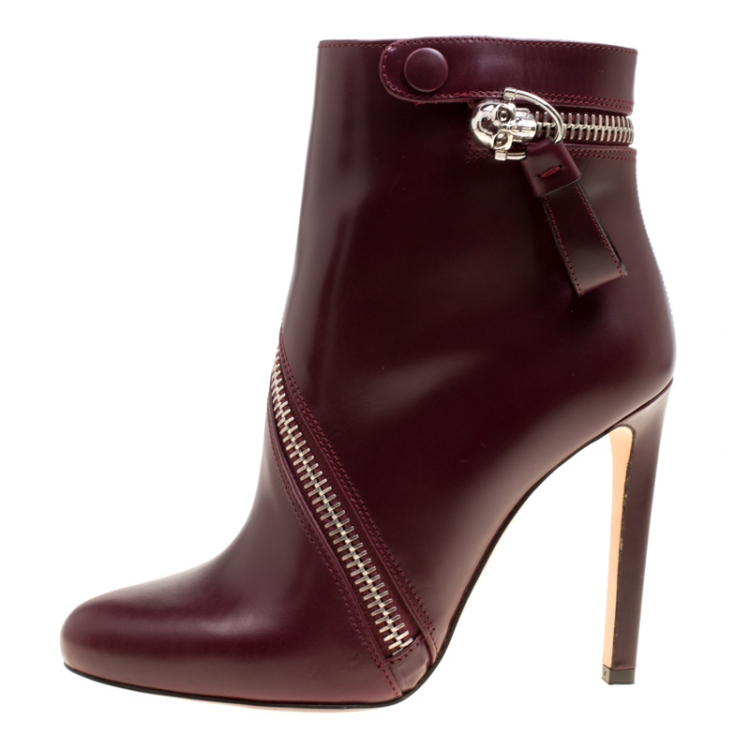 مملوكة مسبقًا Alexander McQueen Burgundy Leather Spiral Zip Ankle Boots Size 37.5