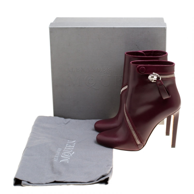 مملوكة مسبقًا Alexander McQueen Burgundy Leather Spiral Zip Ankle Boots Size 37.5
