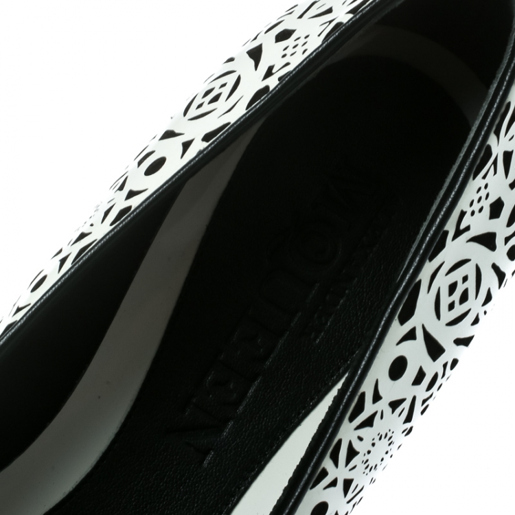 Pre Owned Alexander McQueen Monochrome Laser Cut Patent Leather Smoking Slippers Size 39