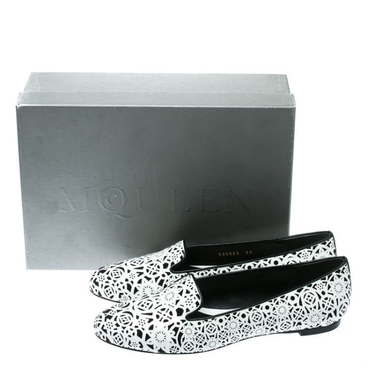 Pre Owned Alexander McQueen Monochrome Laser Cut Patent Leather Smoking Slippers Size 39
