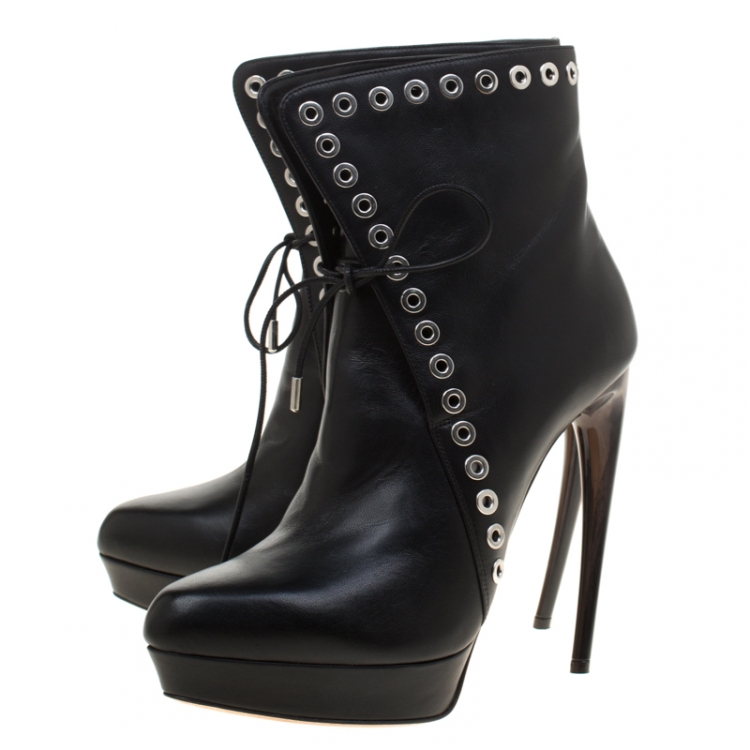 Pre Owned Alexander McQueen Black Leather Eyelet Trim Curve Heel Ankle Boots Size 40