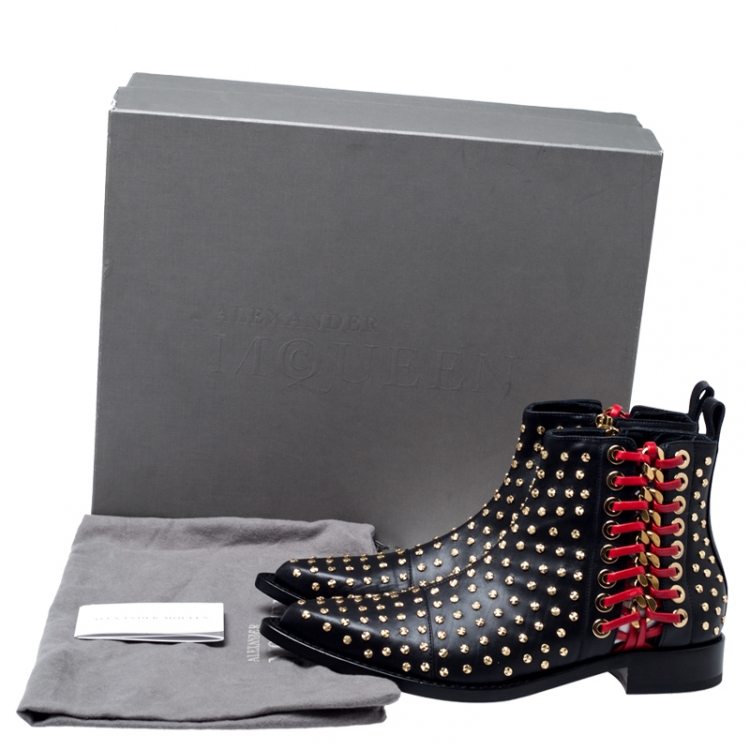 مملوكة مسبقًا Alexander McQueen Black Leather Studded Chain Detail Pointed Toe Ankle Boots Size 39