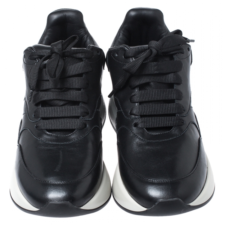 مملوكة مسبقًا Alexander McQueen Black Leather Larry Low Top Sneakers Size 39.5