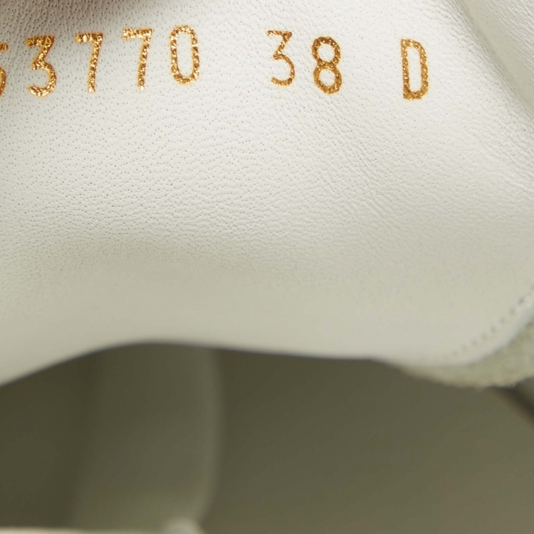 مملوكة مسبقًا Alexander McQueen White Leather Larry Sneakers Size 38
