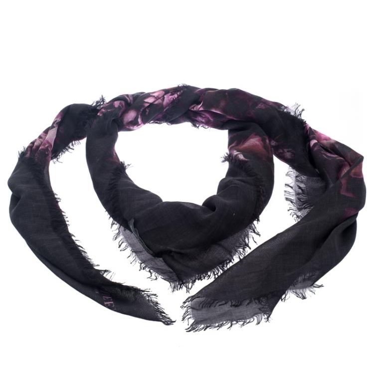 Pre Owned Alexander McQueen Black Floral Print Fringed Edge Scarf