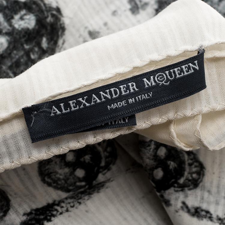 Pre Owned Alexander McQueen Off White Sprayed Skull Printed Cotton Scarf