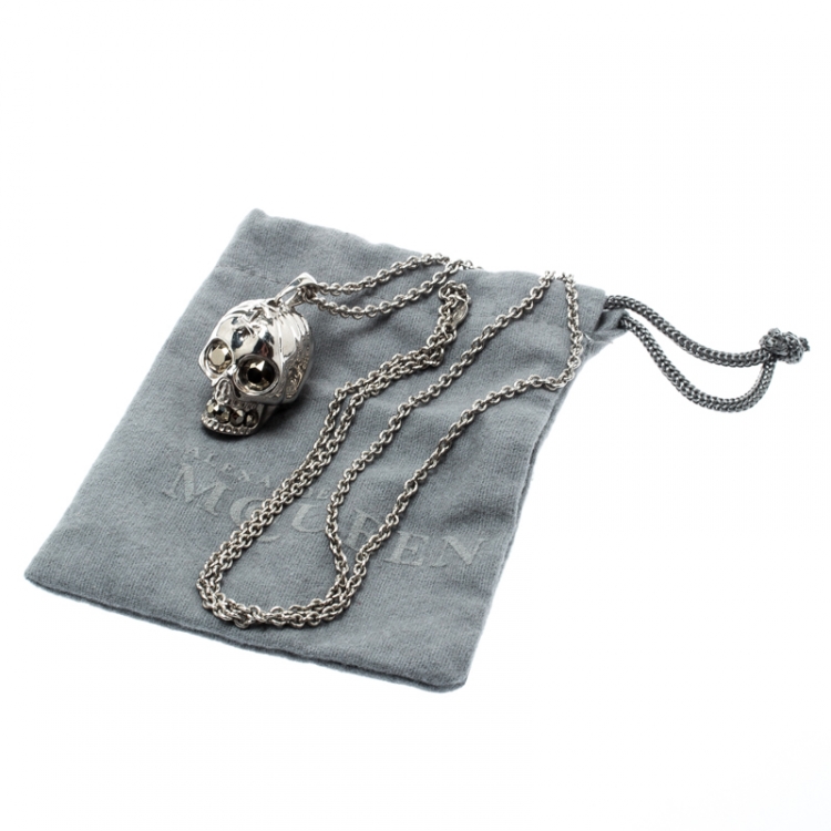 Pre Owned Alexander McQueen Crystal Embedded Silver Tone Skull Pendant Necklace