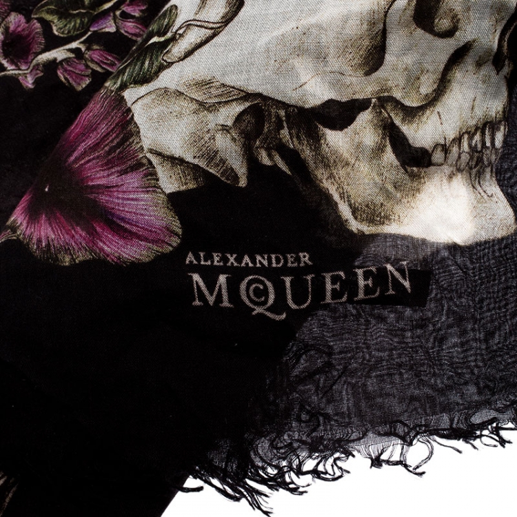 Pre Owned Alexander McQueen Black Skull And Floral Printed Silk Scarf 