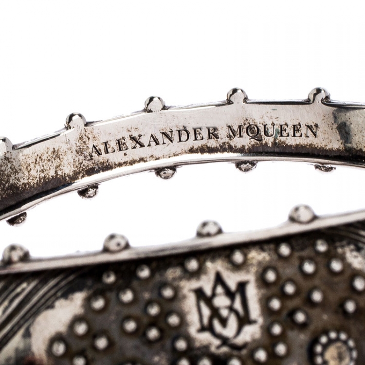 Pre Owned Alexander McQueen Crystal Two Tone Metal Charm Ring Bracelet